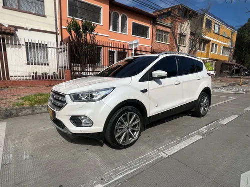 FORD ESCAPE ECOBOOST TITANIUM 2019 4WD 