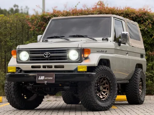 Toyota Land  Cruiser Macho Carpada -2003-
