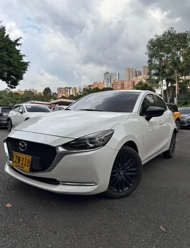 Mazda 2 Touring Carbon 2024