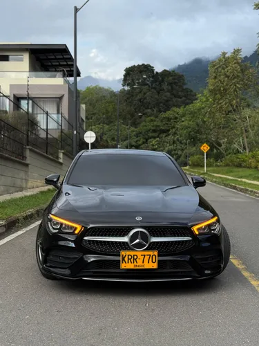 Mercedes Benz CLA 200 AMG Line 2023
