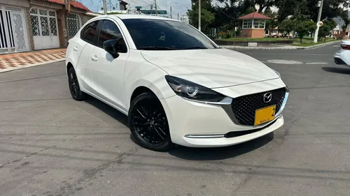 Mazda 2 grand touring lx 2023