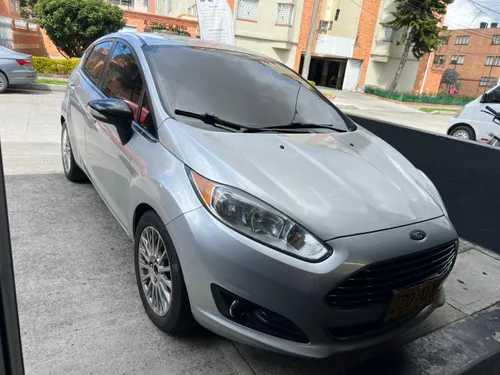 Ford Fiesta 1.6 Hatchback Titanium 2014
