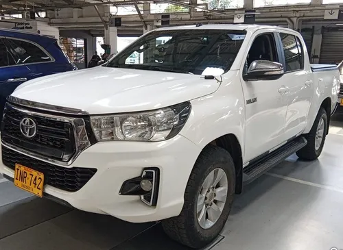 TOYOTA HILUX AT 2.8 DIESEL 4X4