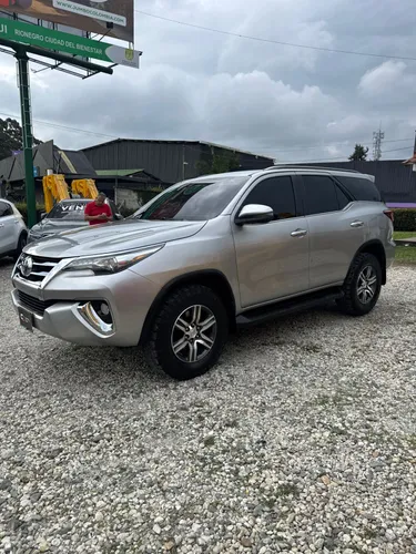 Toyota Fortuner SRV 2.7 Gasolina 