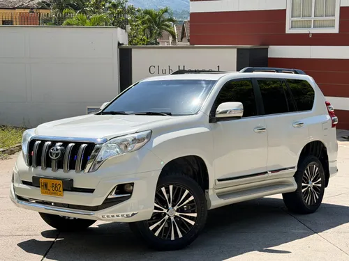 Toyota Prado TXL 2015 con 120.000 km 