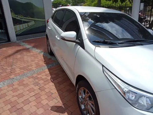 TOYOTA YARIS XS CVT