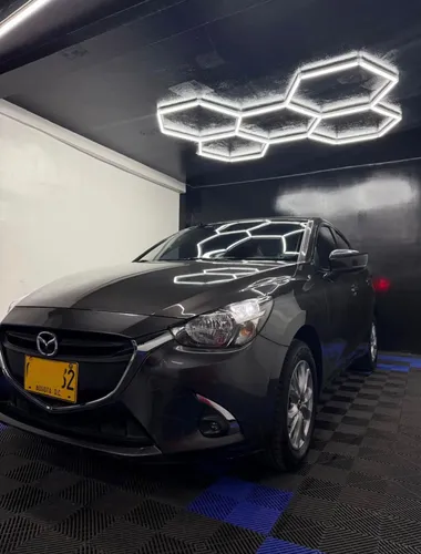 Mazda 2 touring 2020 sedan