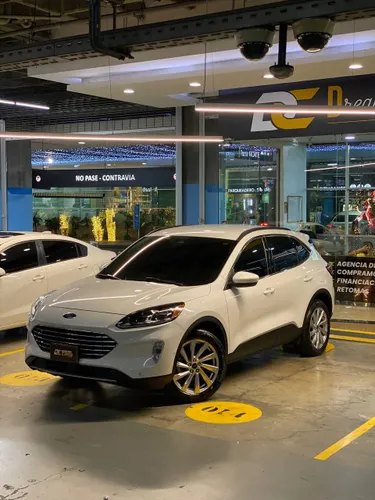 FORD ESCAPE TITANIUM HYBRID 4X4 2022