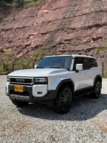 Toyota Prado txl 2025 5000 mil km