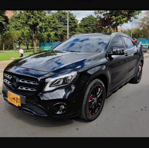 MERCEDES BENZ GLA200 URBAN 