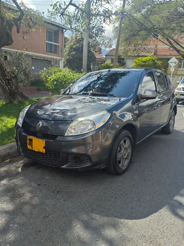 Renault Sandero 2015 versión 45 aniversario 