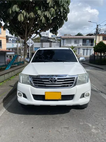 Toyota Hilux 2.7 Gasolina 4x4