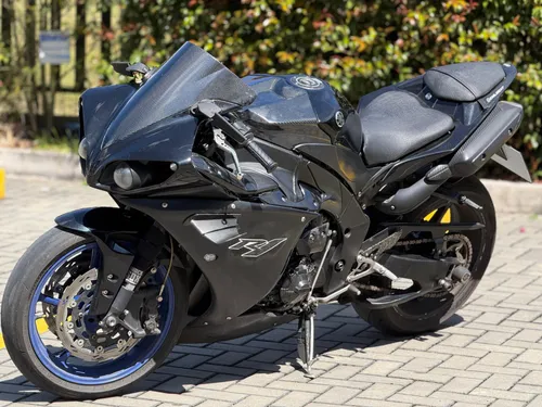 YAMAHA YZF-R1 -2011-