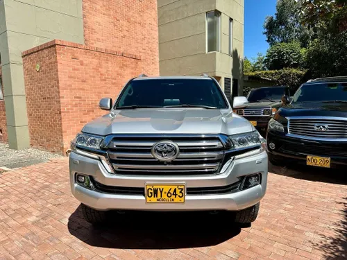 Toyota Land Cruiser Sahara  LC200