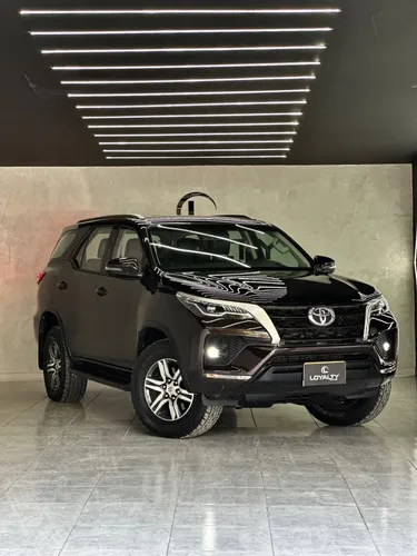 Toyota Fortuner SR