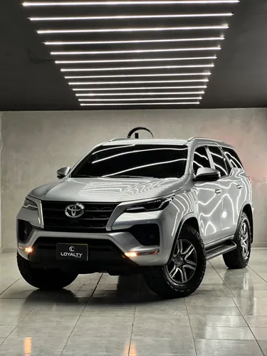 Toyota Fortuner SR 