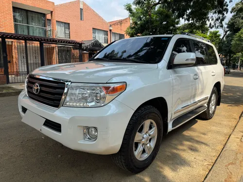 Toyota LC 200 Sahara 2015 BLINDADA