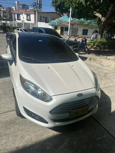 Ford fiesta titanium 2018 AT