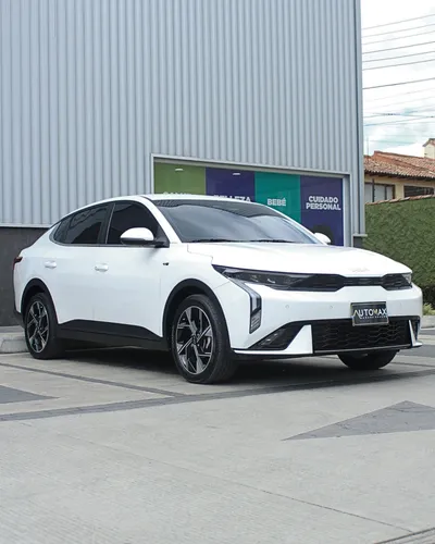 KIA K3 GT LINE 2025