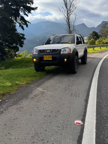 Nissan frontier  turbo Diesel 4x4