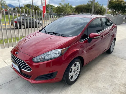 FORD  FIESTA  2015 FULL EQUIPO  Valor 40.900.000  Sabías que puedes comprar este vehículo sin tener dinero  Te financiamos hasta un 100  -Vehículo sedan compacto -Placa 4 de bogota -Con 62 mil kilómetros  -Motor 1.6L -Transmisión automática -Aire acondici
