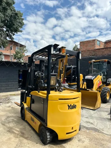 Montacarga Yale 2015 litio eléctrico 