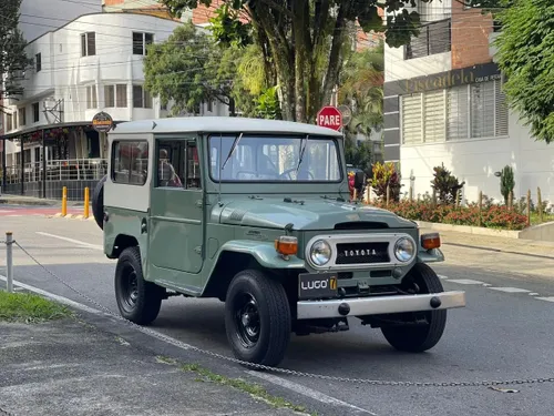 TOYOTA LAND CRUISER FJ40 LC