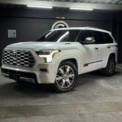 Toyota Sequoia Capstone 2024