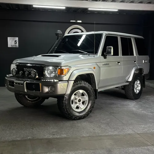 Toyota Land Cruiser VDJ76L 2022 Blindaje 2 Plus