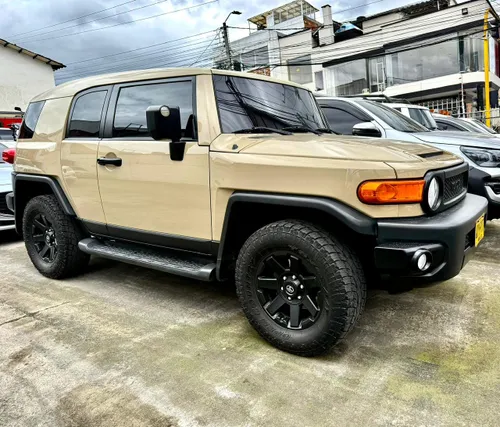 Toyota FJ Cruiser 2021