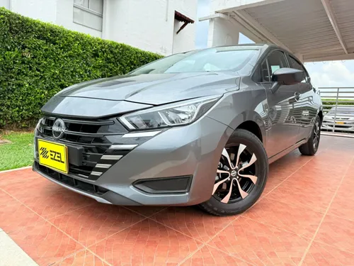 NISSAN VERSA 2025 AUTOMÁTICO 8.000 kms 