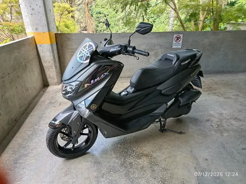 Yamaha Nmax ABS 2021 traspaso incluído Pereira 