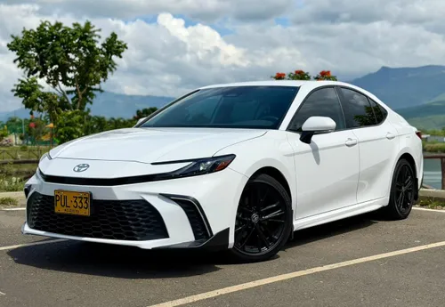 TOYOTA CAMRY HEV SE  MODELO 2025