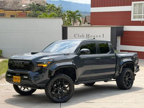 TOYOTA TACOMA TRD PRO HÍBRIDA 2024