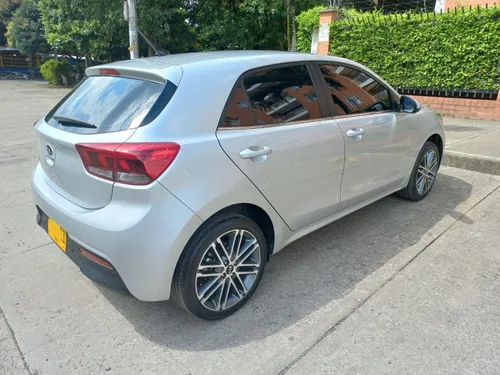 KIA RIO 1.4L. MT 6vel Zenith Hb 
