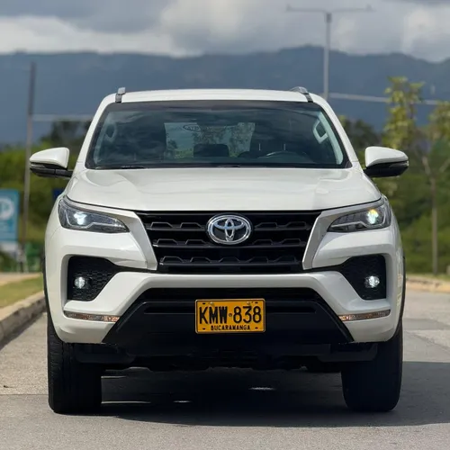 Toyota Fortuner SR 4X2 Turbo Diesel 2021