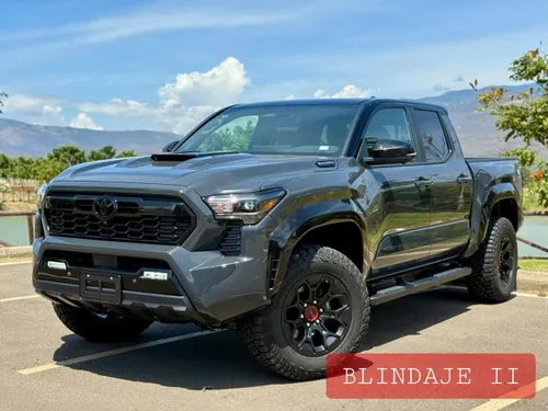 Toyota tacoma TRD sport híbrida 2025 blindada 
