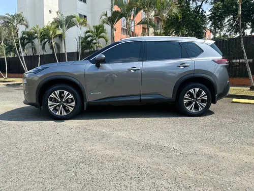 NISSAN X-TRAIL T33  Híbrido