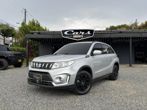 SUZUKI Vitara Life 4X2 MT  