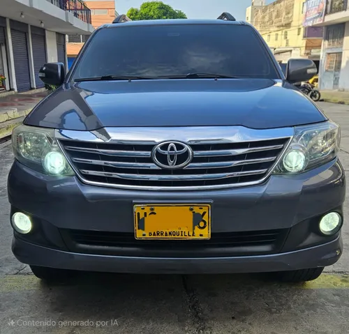 TOYOTA FORTUNER 2013