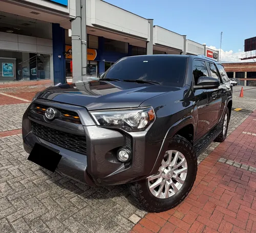 Toyota 4Runner 4.0 SR5 Automatica 4x4  Modelo 2017