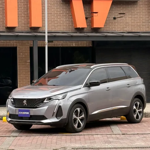 Peugeot 5008 GT 2023 - 7 puestos 