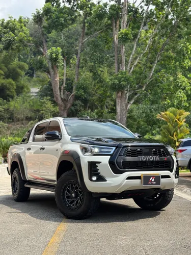 TOYOTA HILUX GR  2.8 Aut  2022  4X4  DIESEL