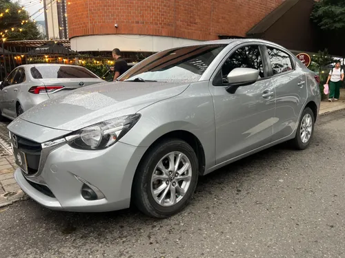 Mazda 2 Touring mecánico 2019