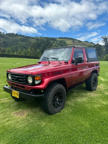 Toyota Land cruiser FZJ73 1998 full inyección 