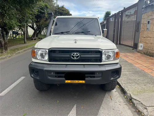 Toyota Land Cruiser 4x4 caremonja 2014 