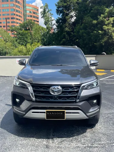 TOYOTA FORTUNER SRV 2022 4.0