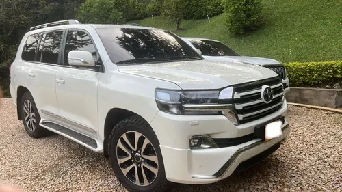TOYOTA LAND CRUISER LC200 SAHARA VXR BLINDAJE II PLUS