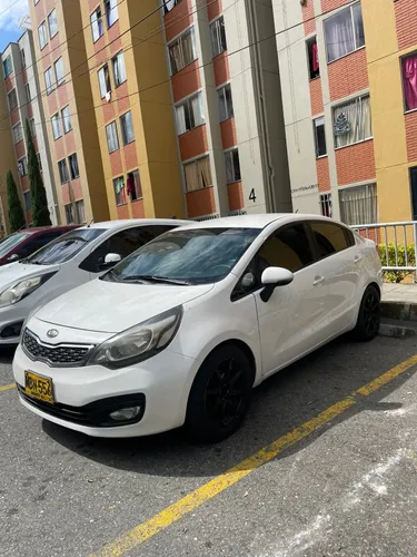  KIA RIO UB EX 2012  Excelente estado