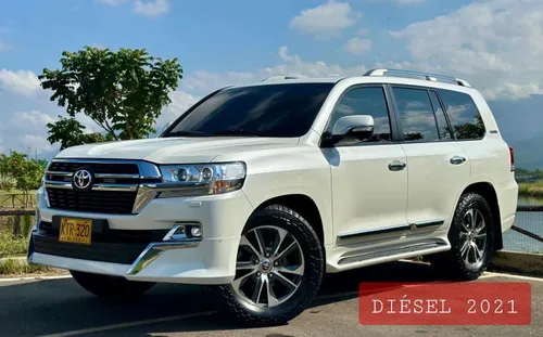 Toyota Land Cruiser Sahara LC200 VXR 2021 Diésel Árabe  Full Equipo  40.000 km  Blanco Perlado  4.5 Turbo Diésel 4x4  Lujo Total